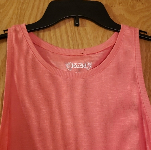 ⭐️⭐️ Mudd Pink Tank Top - Picture 3 of 5